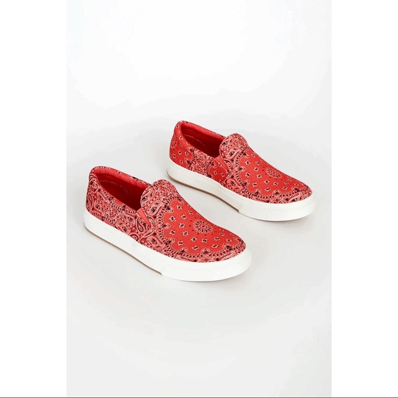 🆕{Steve Madden} Coulter Red Paisley Print Slip-On Sneakers - Picture 15 of 16